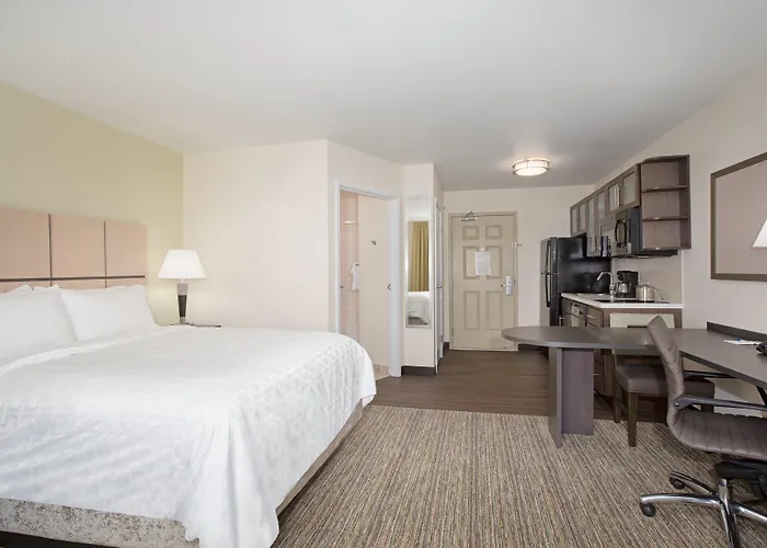 Candlewood By Ihg Hotel